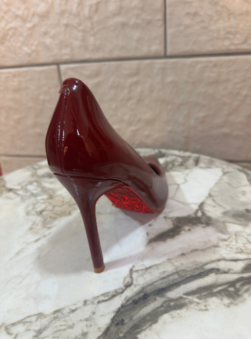 Olivia – Stiletto Heels בצבע אדום לכה