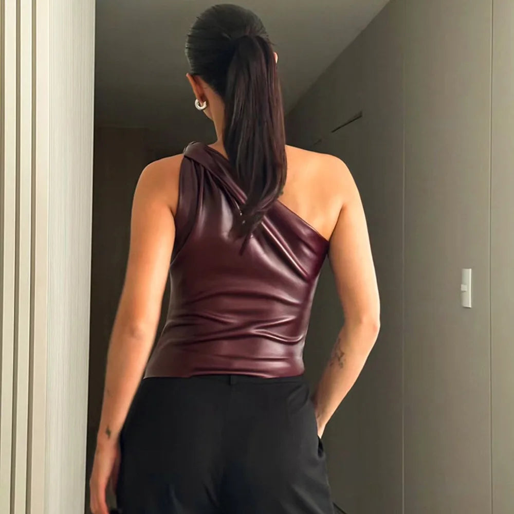 RENATA טופ אסימטרי בגזרת קרופ