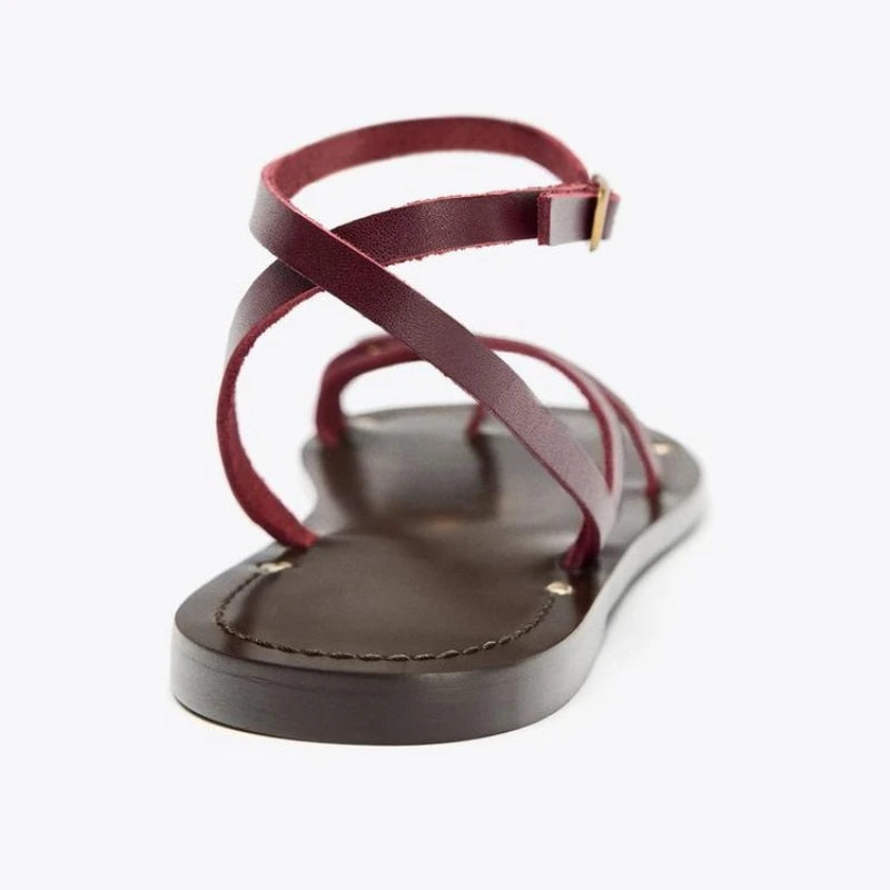 Lumiera – סנדלי אצבע שטוחות עם אבני נצנוץ ורצועת קרסול