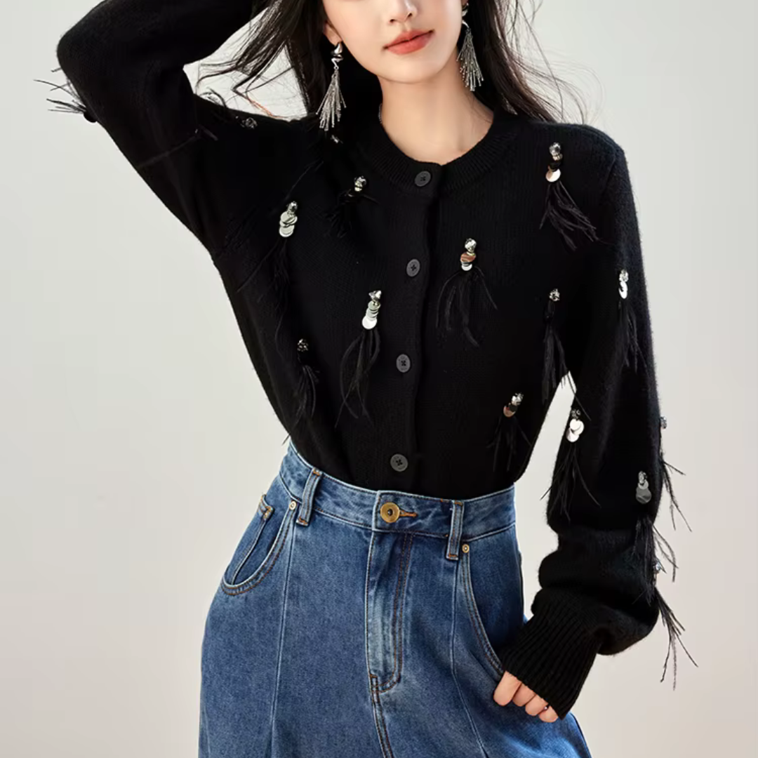 Valencia – קרדיגן סריג עם פאייטים ופרנזים בנוכחות אלגנטית לחורף