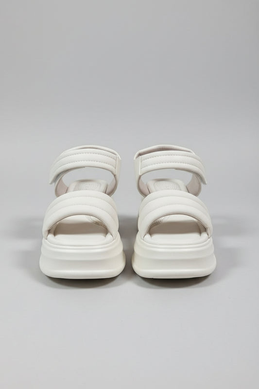 Chloe – Strappy Sandals עם סוליה עבה