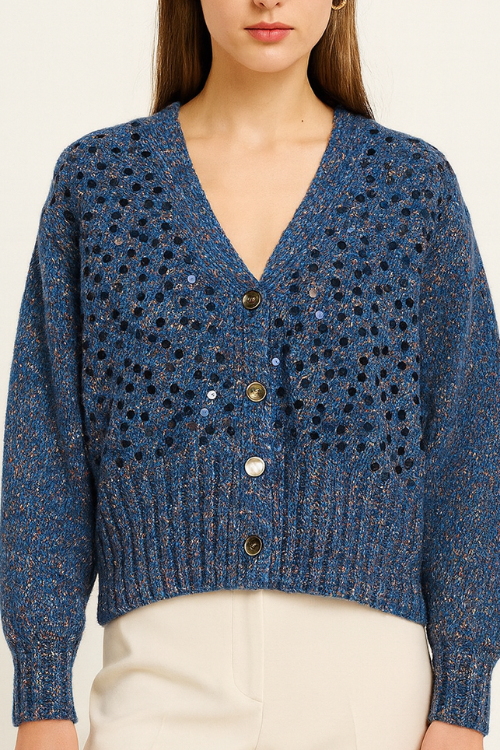 Marisela – קרדיגן סריג קצר עם כפתורים ופאייטים עדינים