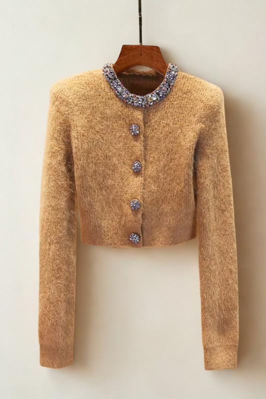 Vionette – קרדיגן סרוג קצר בגזרה מחטבת עם יהלומים עדינים