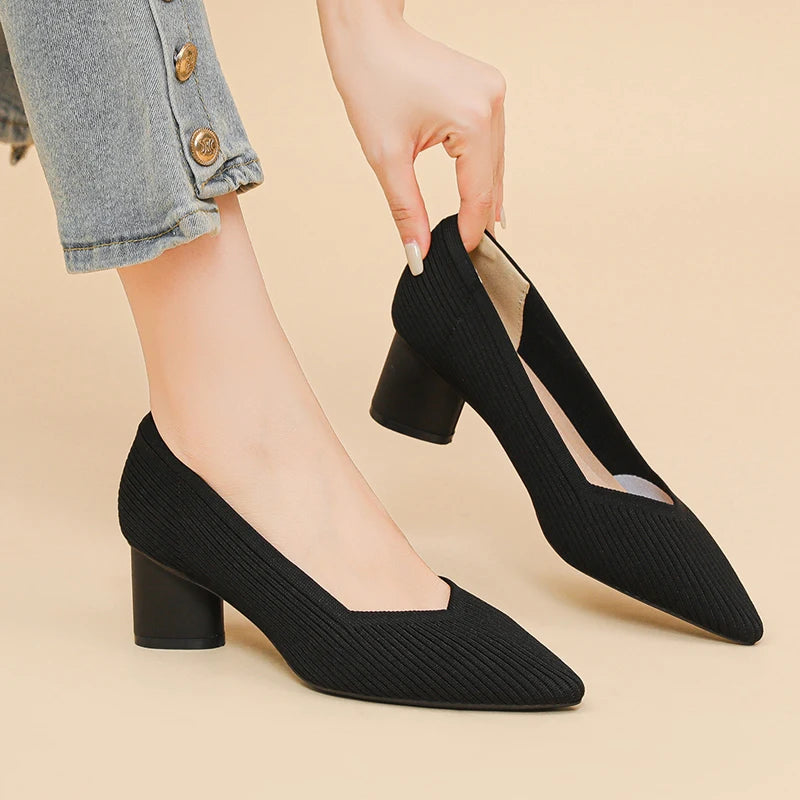 Aveline – נעלי עקב סרוגות נשיות בעיצוב נקי ואלגנטי (גובה 6 ס״מ)