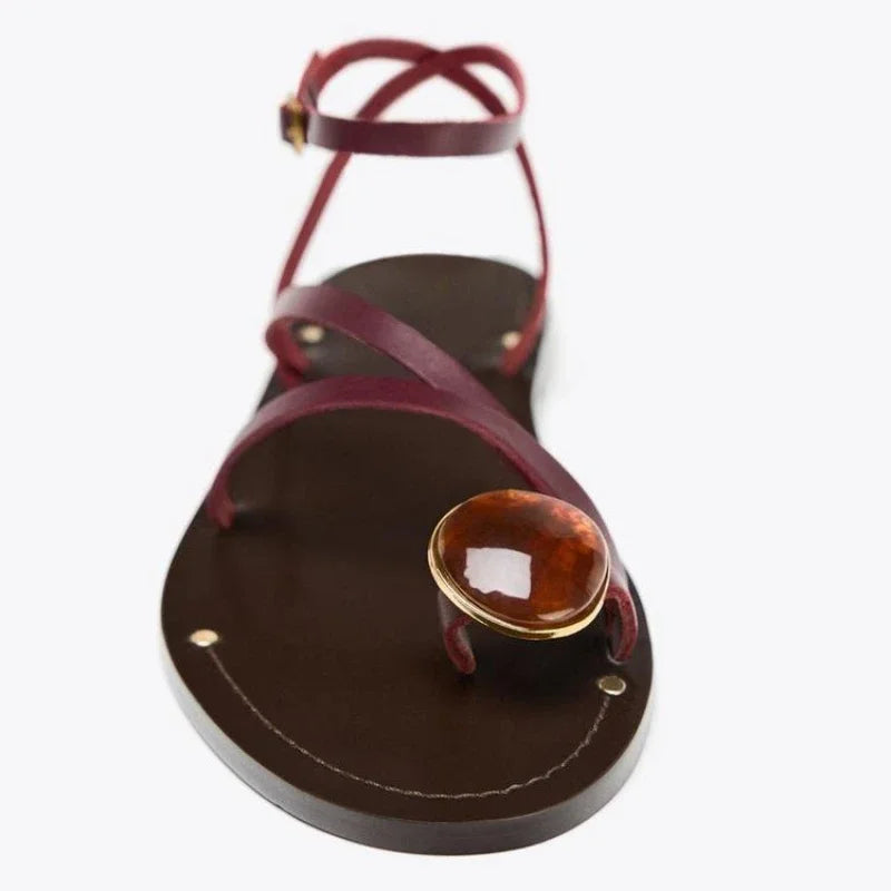 Lumiera – סנדלי אצבע שטוחות עם אבני נצנוץ ורצועת קרסול