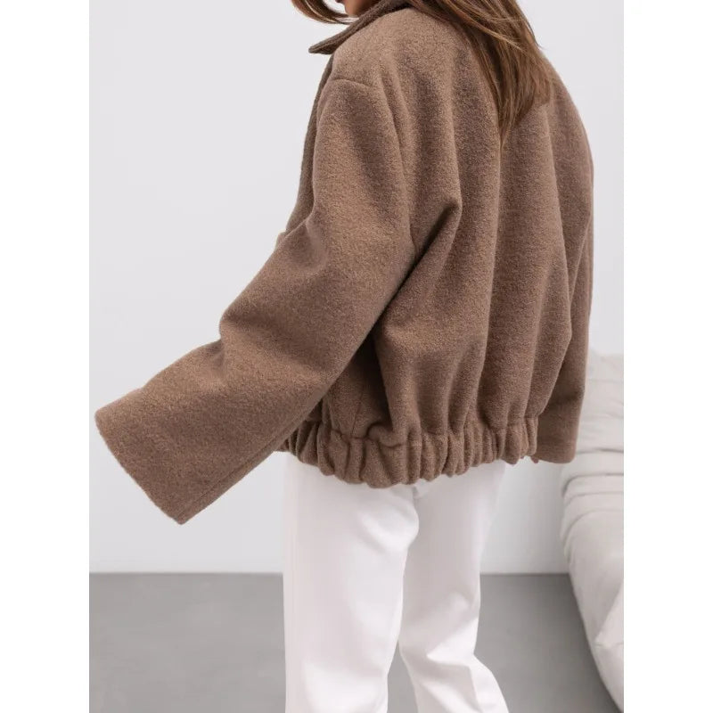 Althea – מעיל קלאסי בגזרה נקייה עם סגירת כפתורים