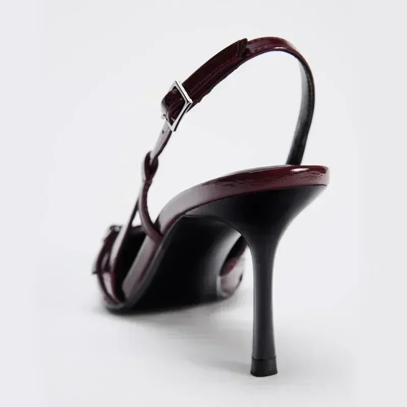 Vittoria – עקב לק בורדו מחודד