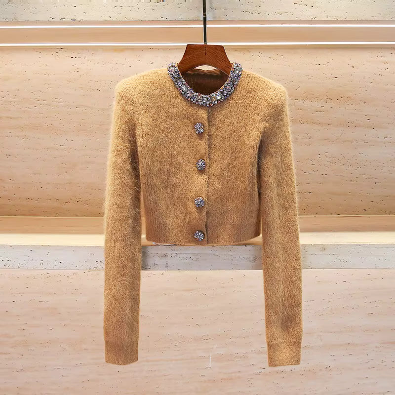 Vionette – קרדיגן סרוג קצר בגזרה מחטבת עם יהלומים עדינים