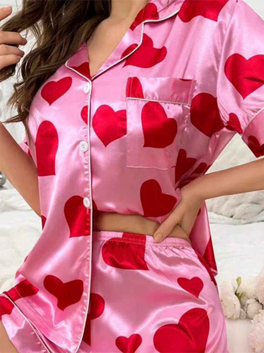 LORENA סט פיג׳מה קצר עם הדפס לבבות רומנטי