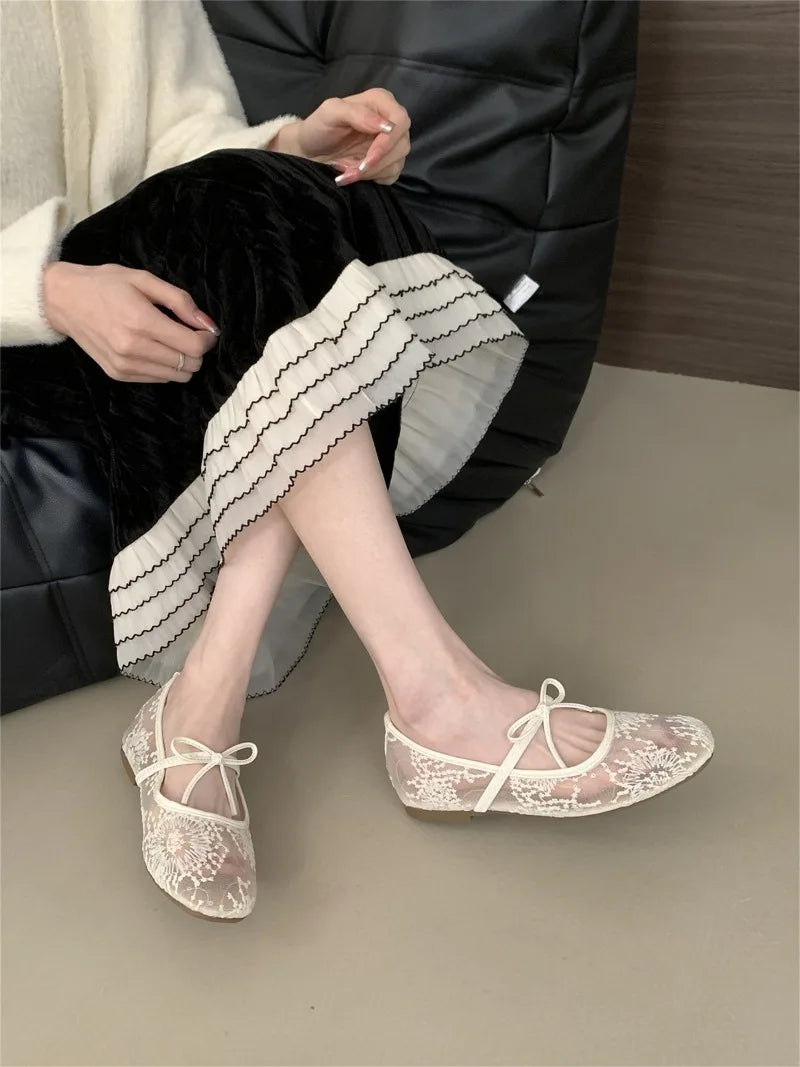 Elara – נעלי בלט רשת עם רקמה ופפיון עדין