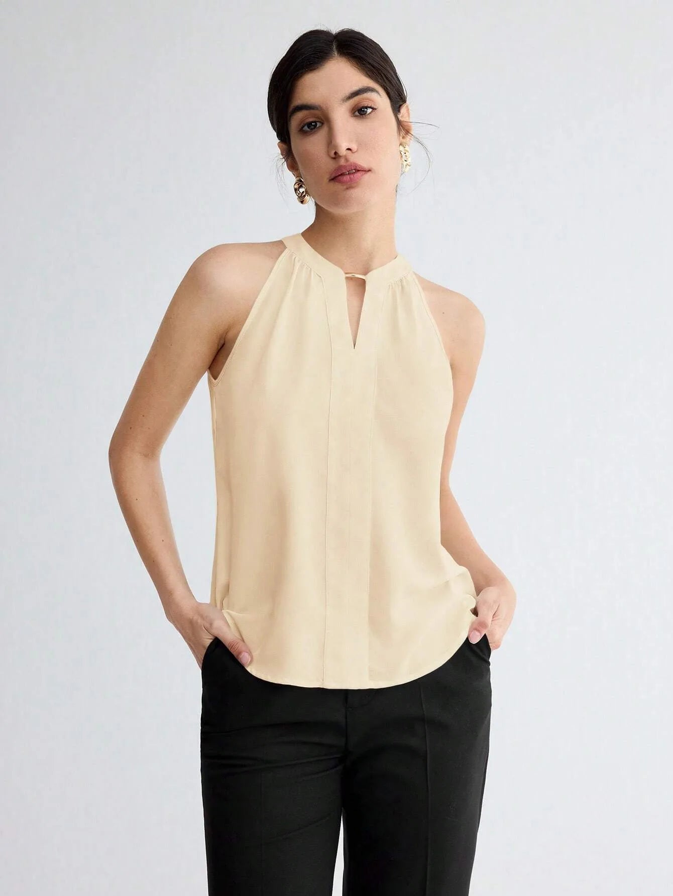 FLORENCIA טופ אלגנטי קשירה בצוואר