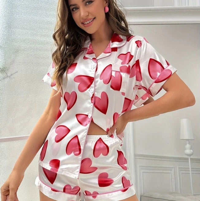 LORENA סט פיג׳מה קצר עם הדפס לבבות רומנטי