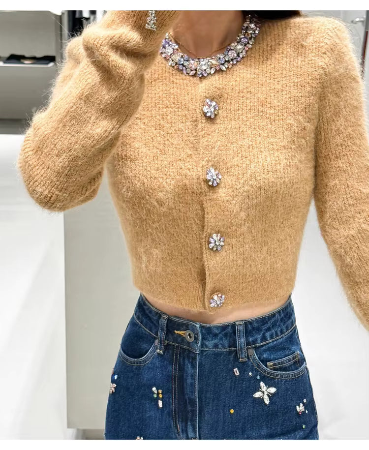 Vionette – קרדיגן סרוג קצר בגזרה מחטבת עם יהלומים עדינים