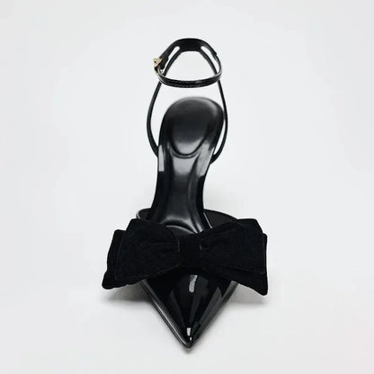  Noir – עקב לק שחור עם פפיון אלגנטי